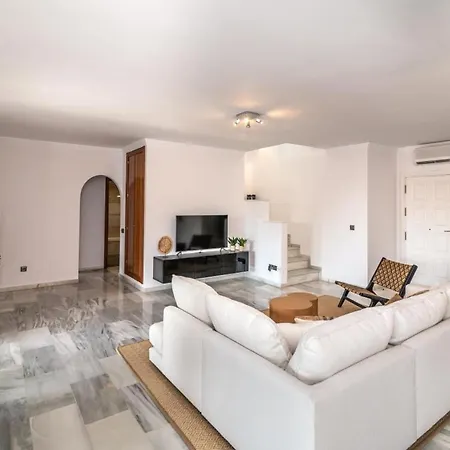 Villa About Adelfas